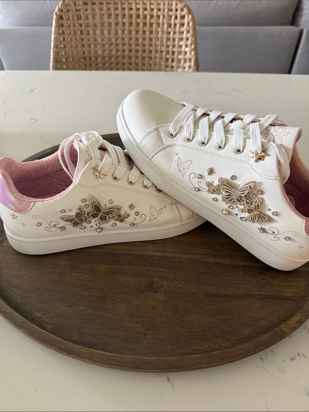 Like New ALDO x Wicked “SoPopular” Glinda Sneakers